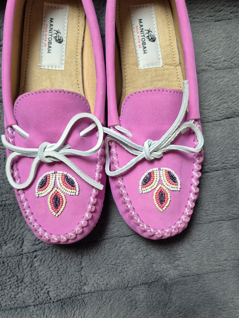 Kayak Manitobah Mukluks Pink Leather/Suede Beaded Moccasins, Size 8, New W Tags - Picture 5 of 15